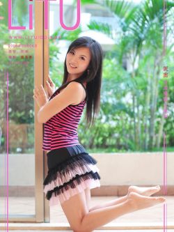 模特湘湘08年9月4日室拍稚嫩短裙写照